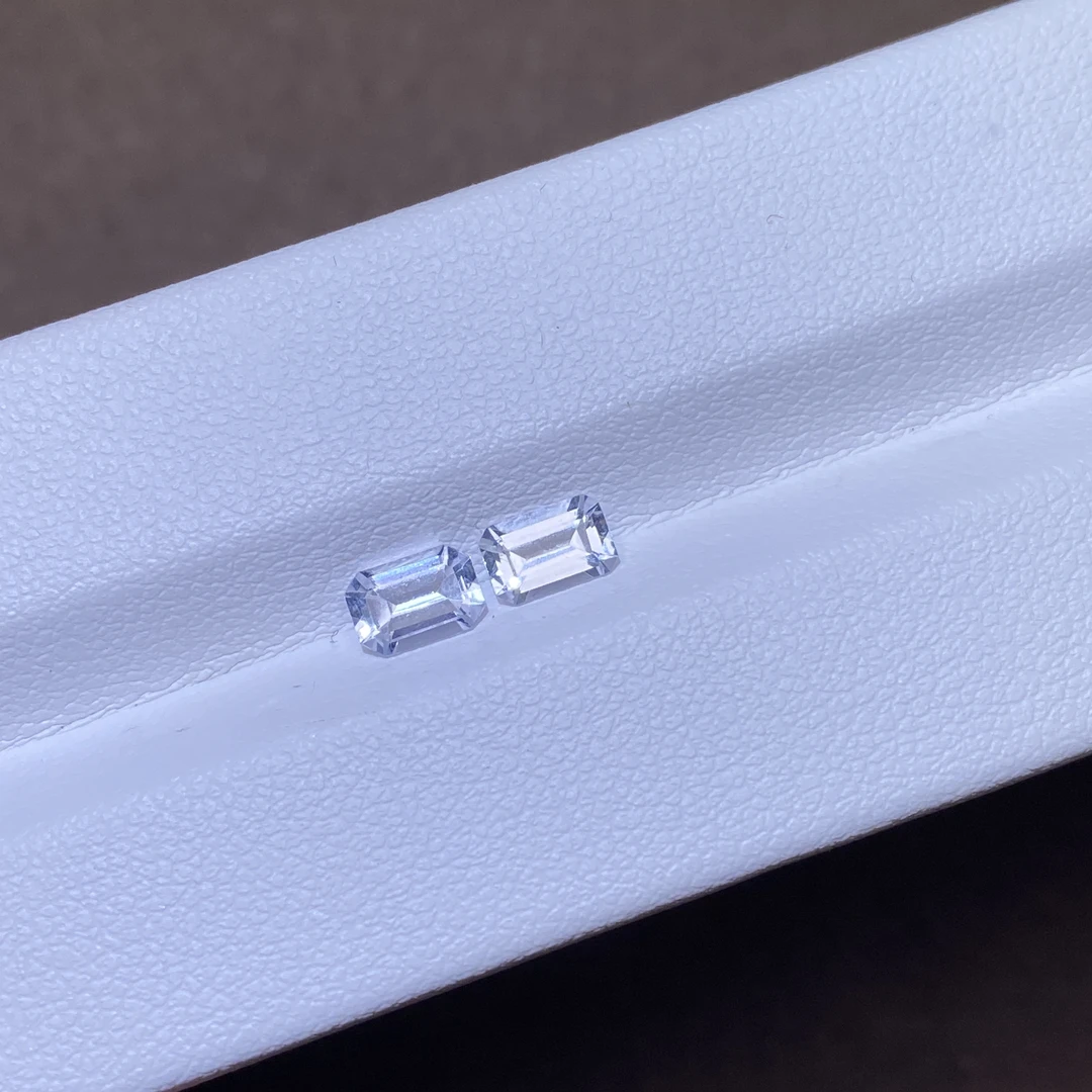 24G124 有烧白色蓝宝石 配对 1.29克拉