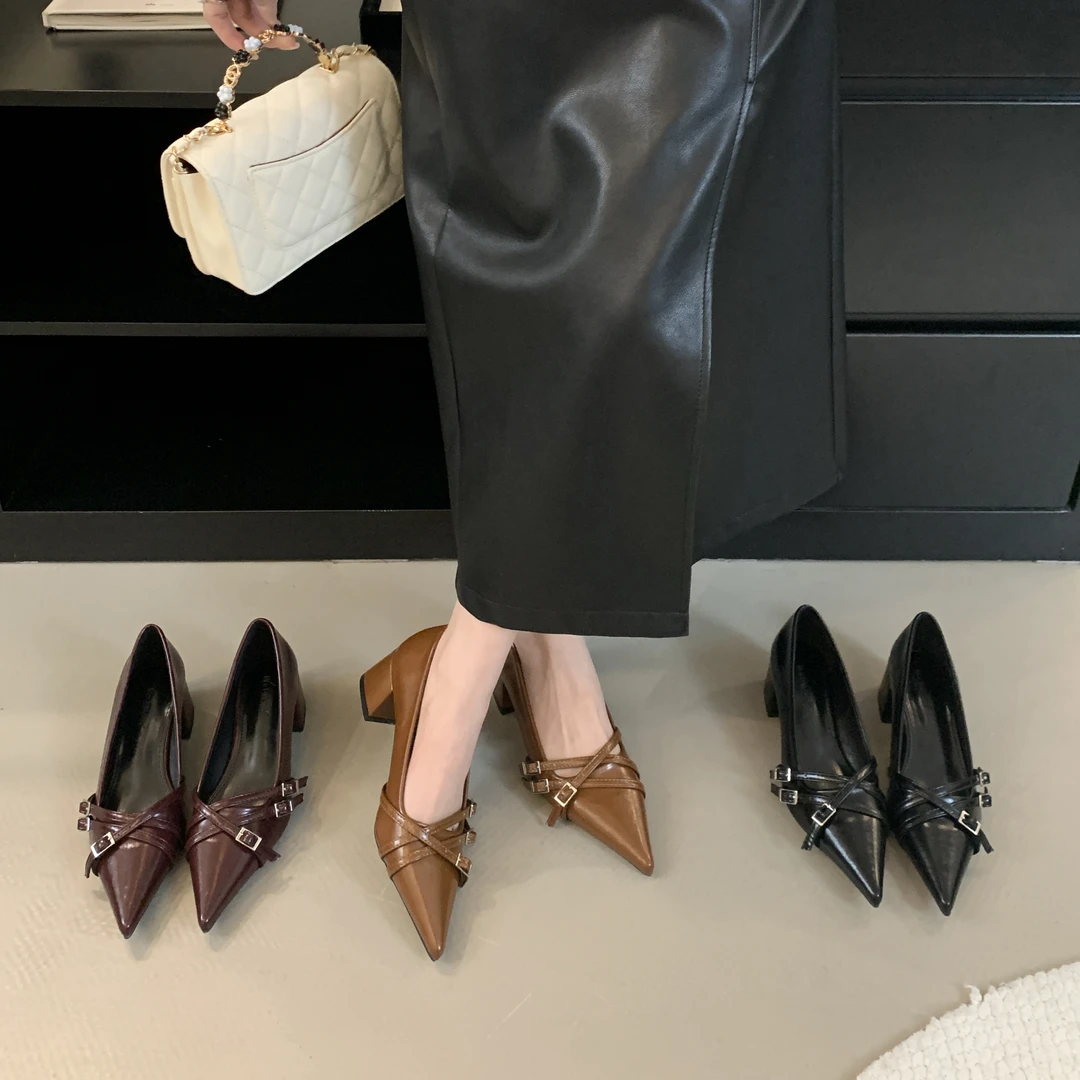 2025春秋新款尖头浅口单鞋女皮带扣粗跟中跟女鞋交叉皮带扣低跟鞋