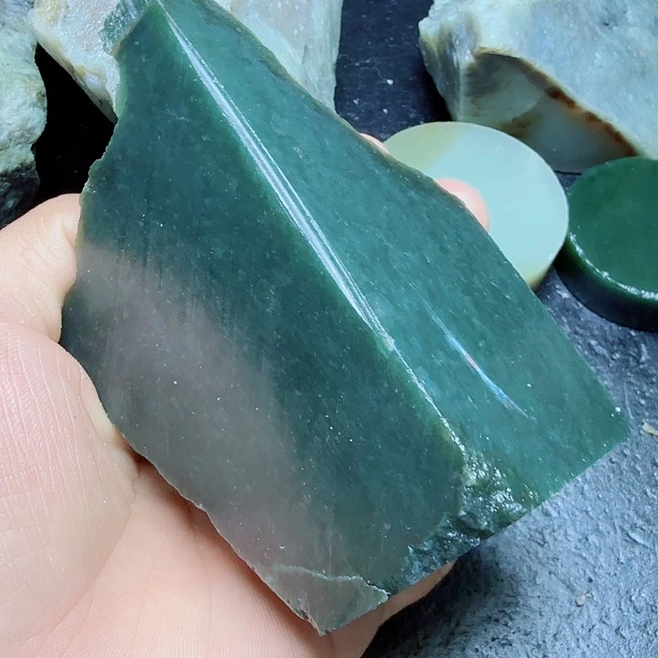 未镶嵌和田玉（糖玉）珠宝奇石