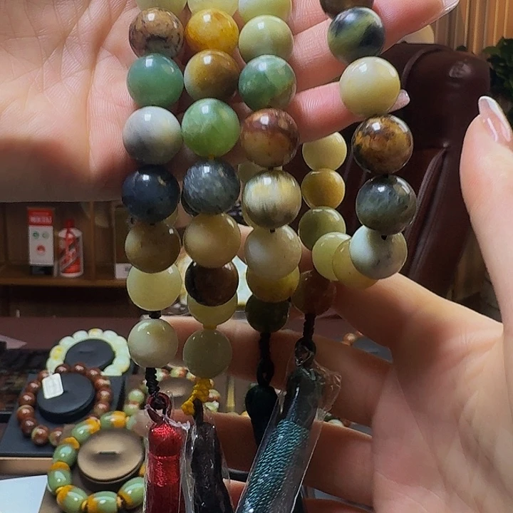 蛇纹石玉手串未镶嵌