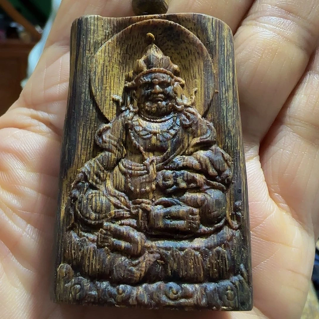 吊坠沉香海南白奇金丝红油雕刻黄财神带绳15克