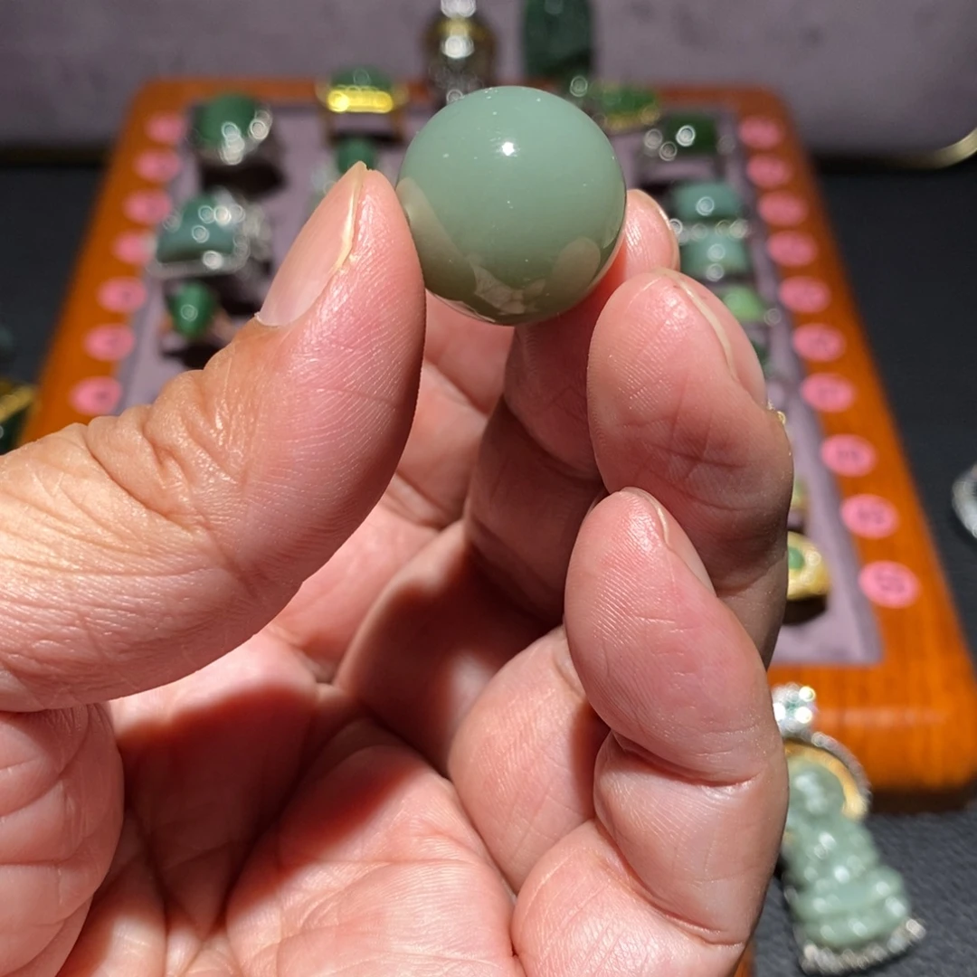 春***阳和田玉未镶嵌珠宝半成品