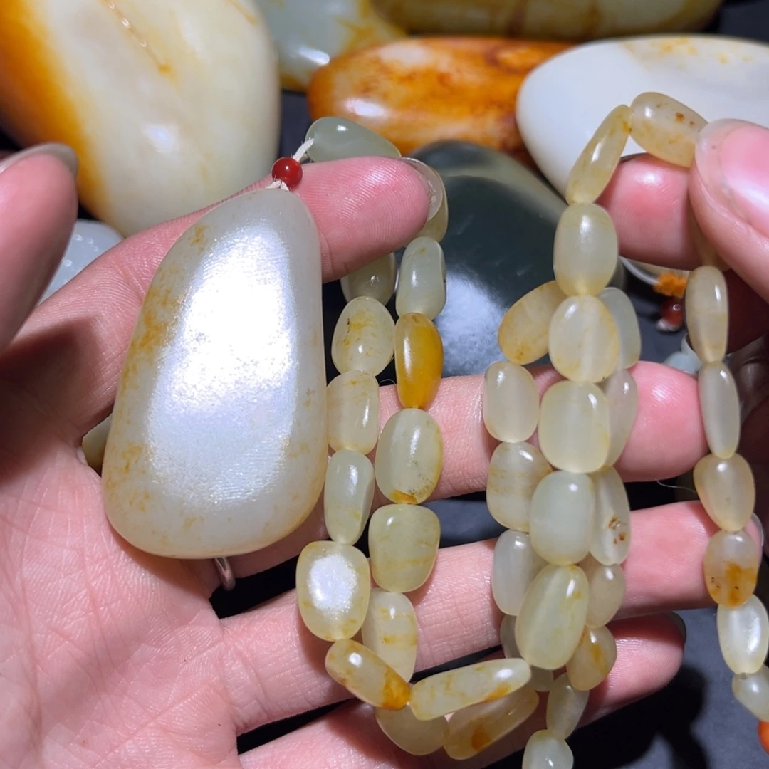 和田玉未镶嵌珠宝奇石