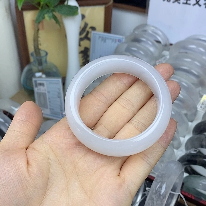 石英质玉未镶嵌手镯50奶白 4823