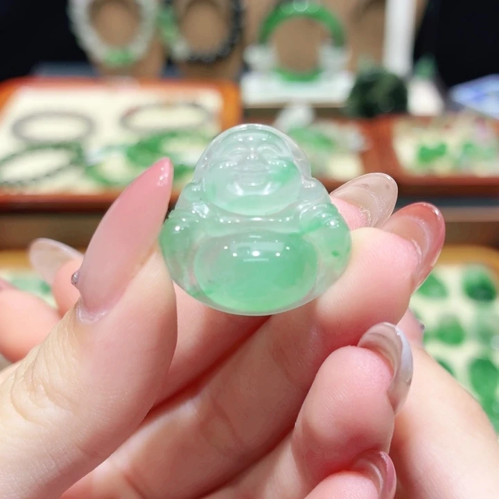 石英质玉（非洲翠）未镶嵌颈饰