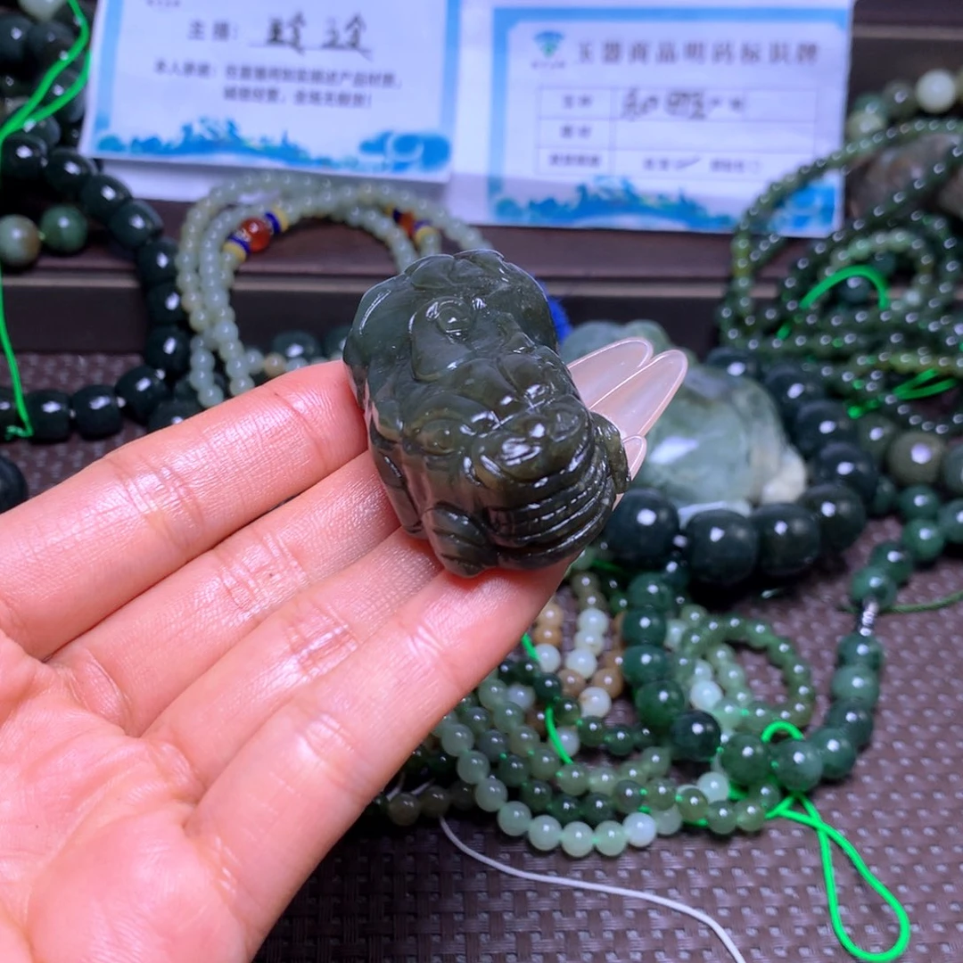 颈饰未镶嵌和田玉