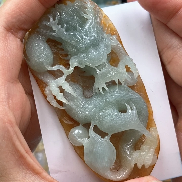 翡翠未镶嵌颈饰梅**酷翡翠