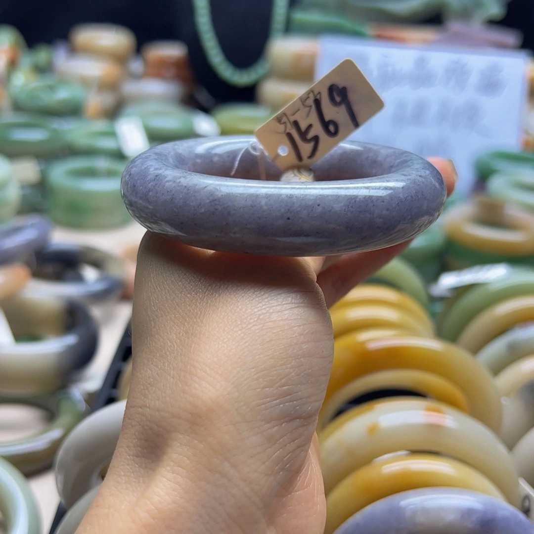 石英岩玉手镯未镶嵌