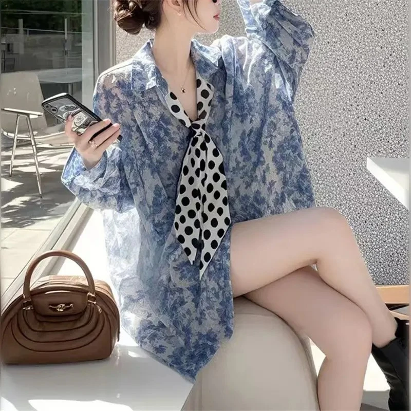 2025春夏新款小衫超好看独特漂亮时髦设计感小众蓝色碎花领结衬衫