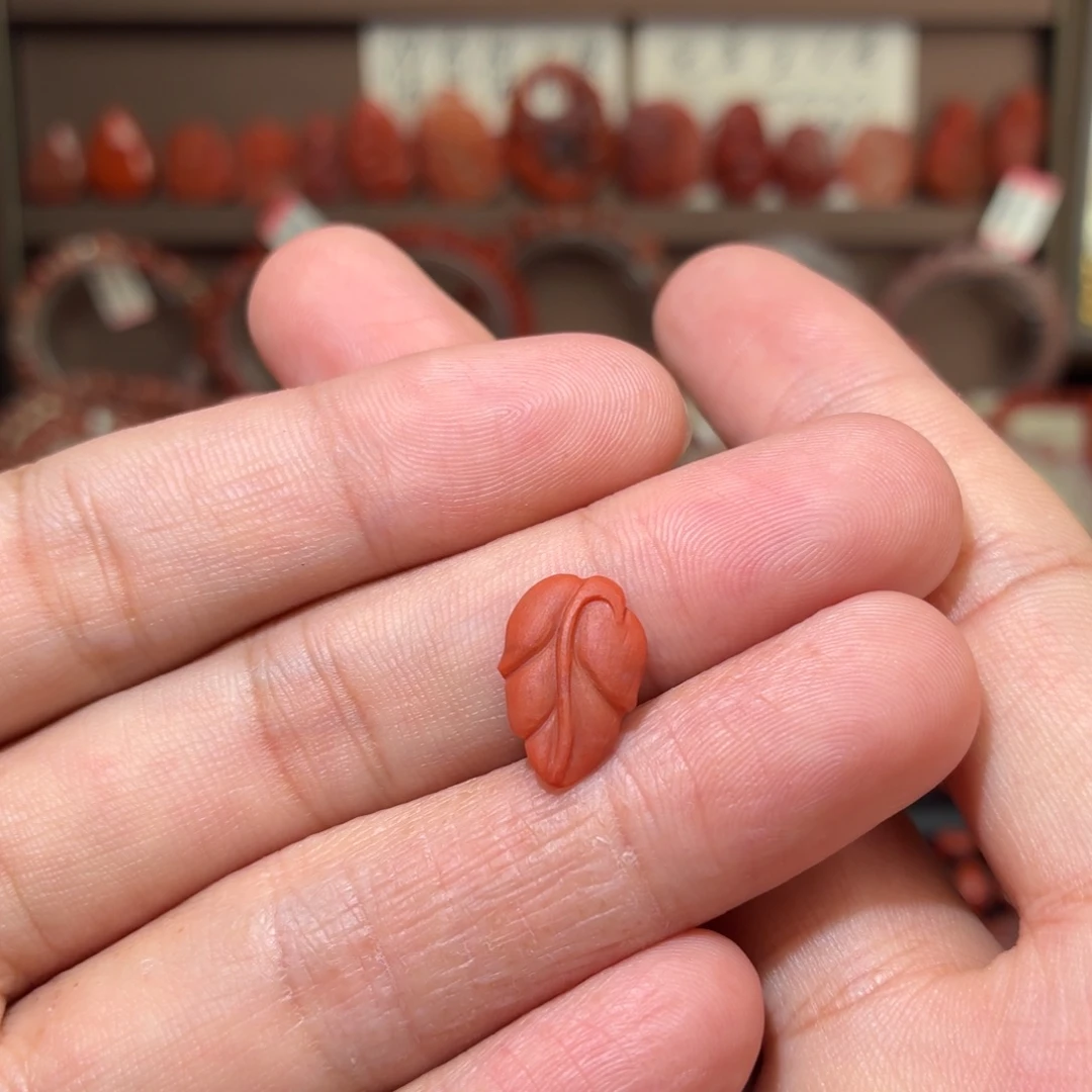 南红玛瑙未镶嵌颈饰金枝玉叶