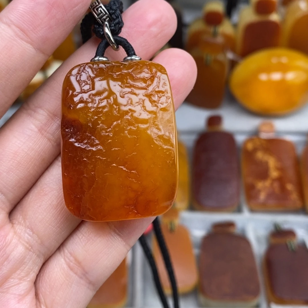 琥珀未镶嵌珠宝奇石