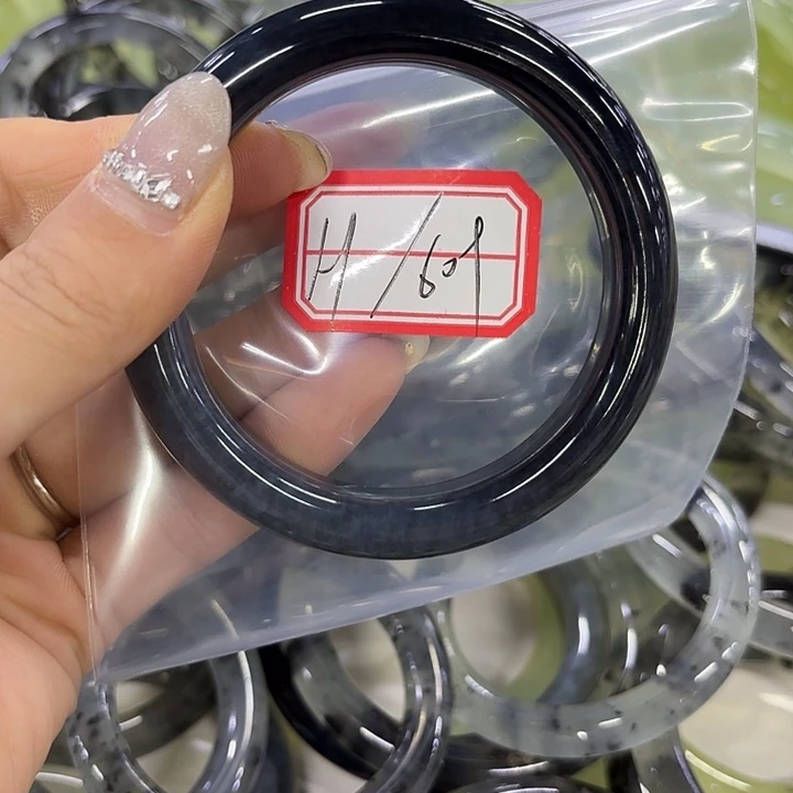 H***1蛇纹石玉未镶嵌手镯