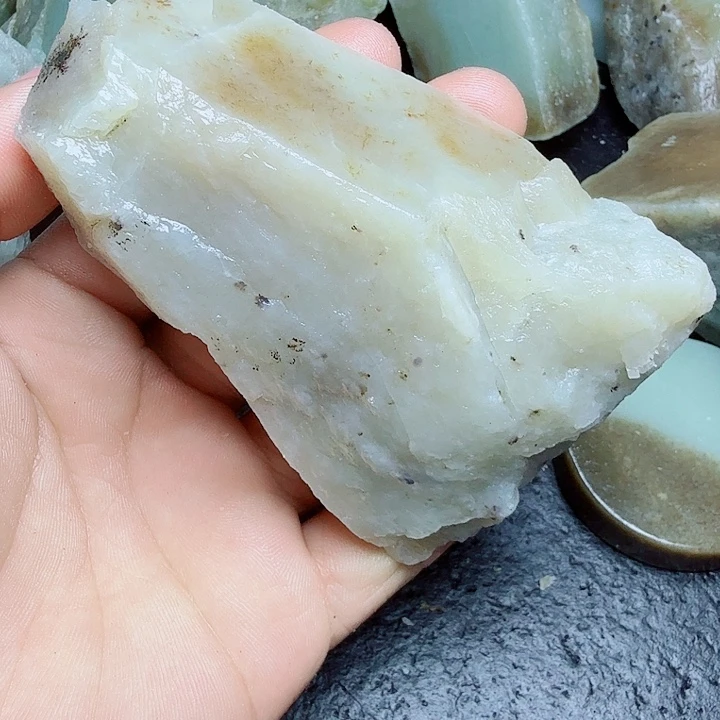 未镶嵌和田玉（糖玉）珠宝奇石