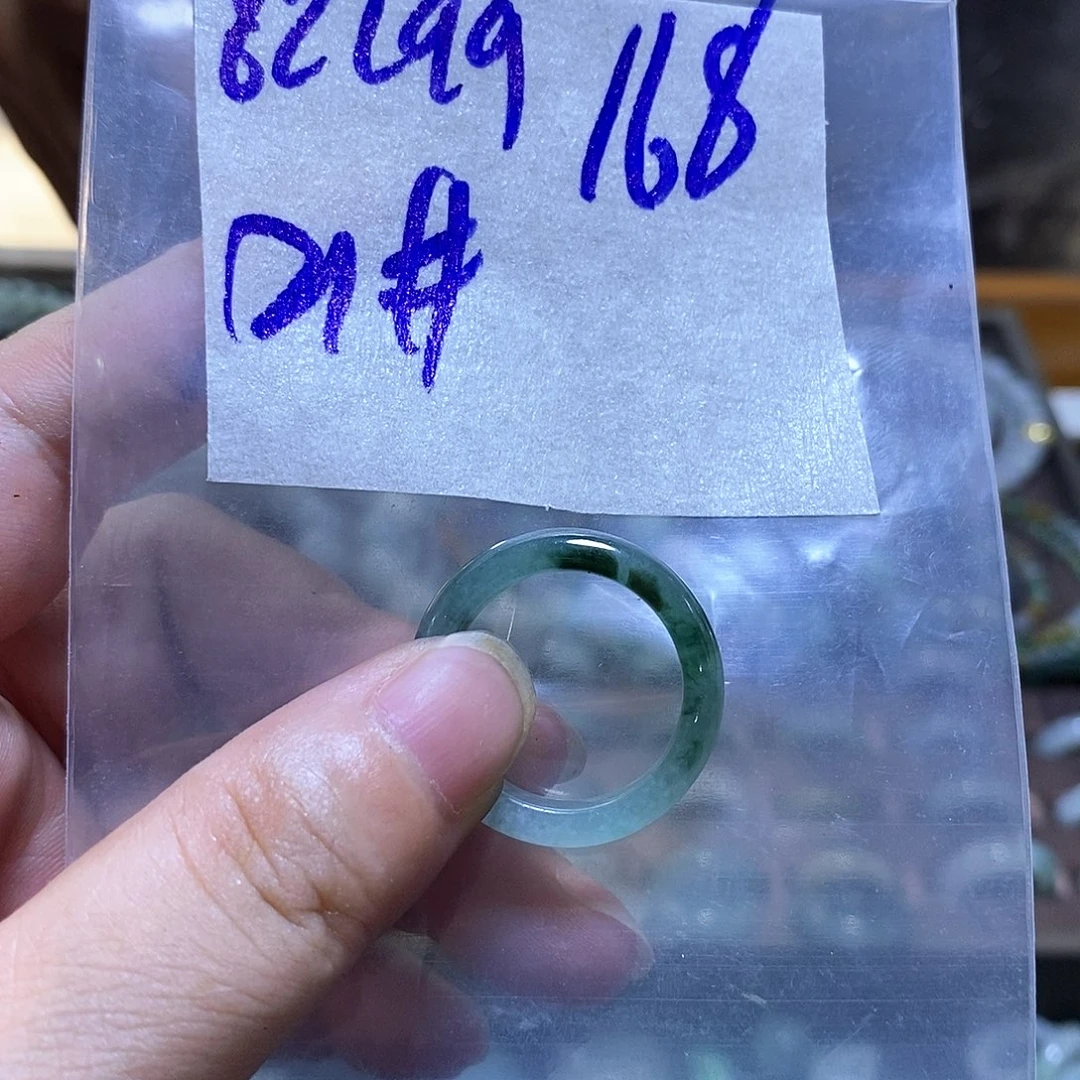 未镶嵌定制翡翠探**哥