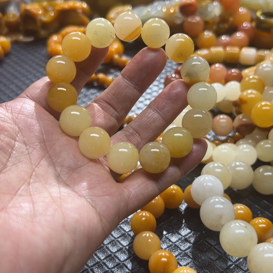 石英质玉未镶嵌颈饰