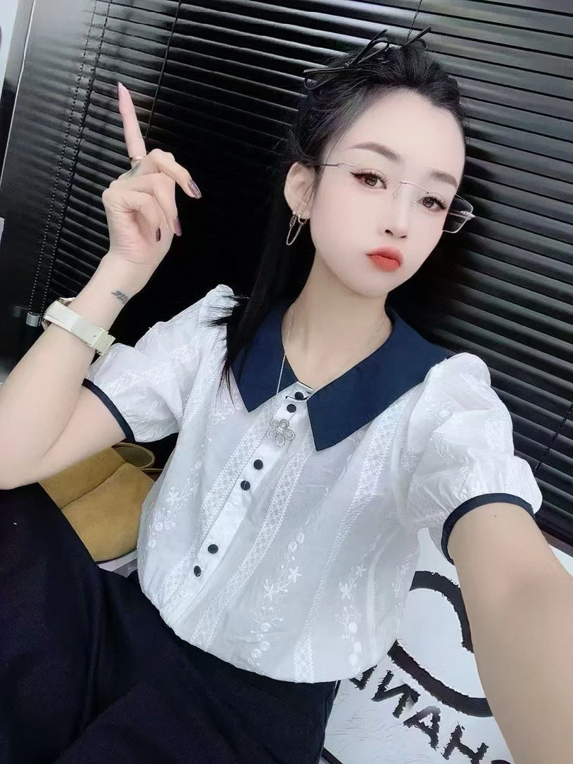 白色短袖衬衫法式设计感气质上衣轻奢小众泡泡袖宽松衬衣