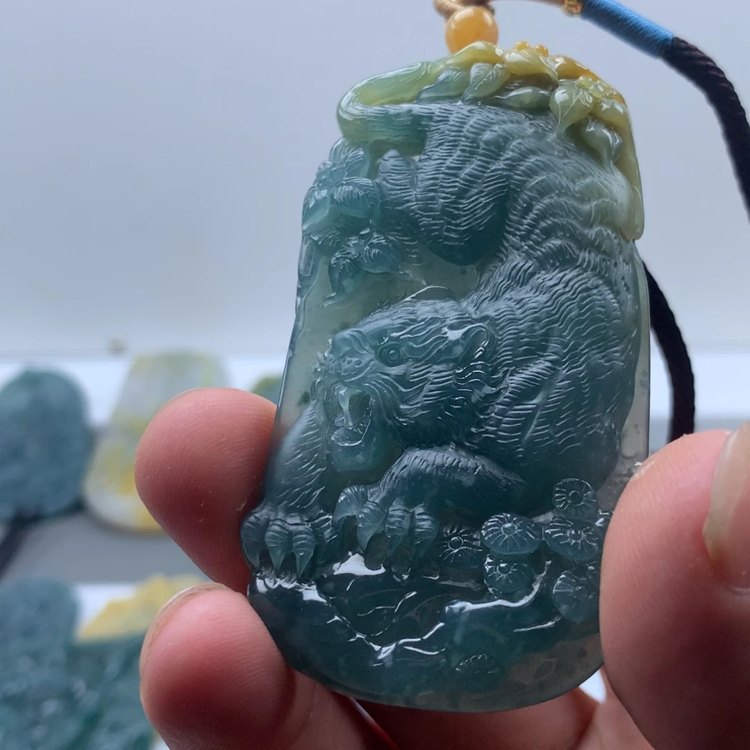 *****翡翠未镶嵌颈饰翡翠
