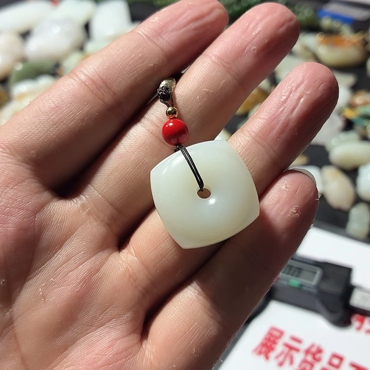 颈饰未镶嵌和田玉