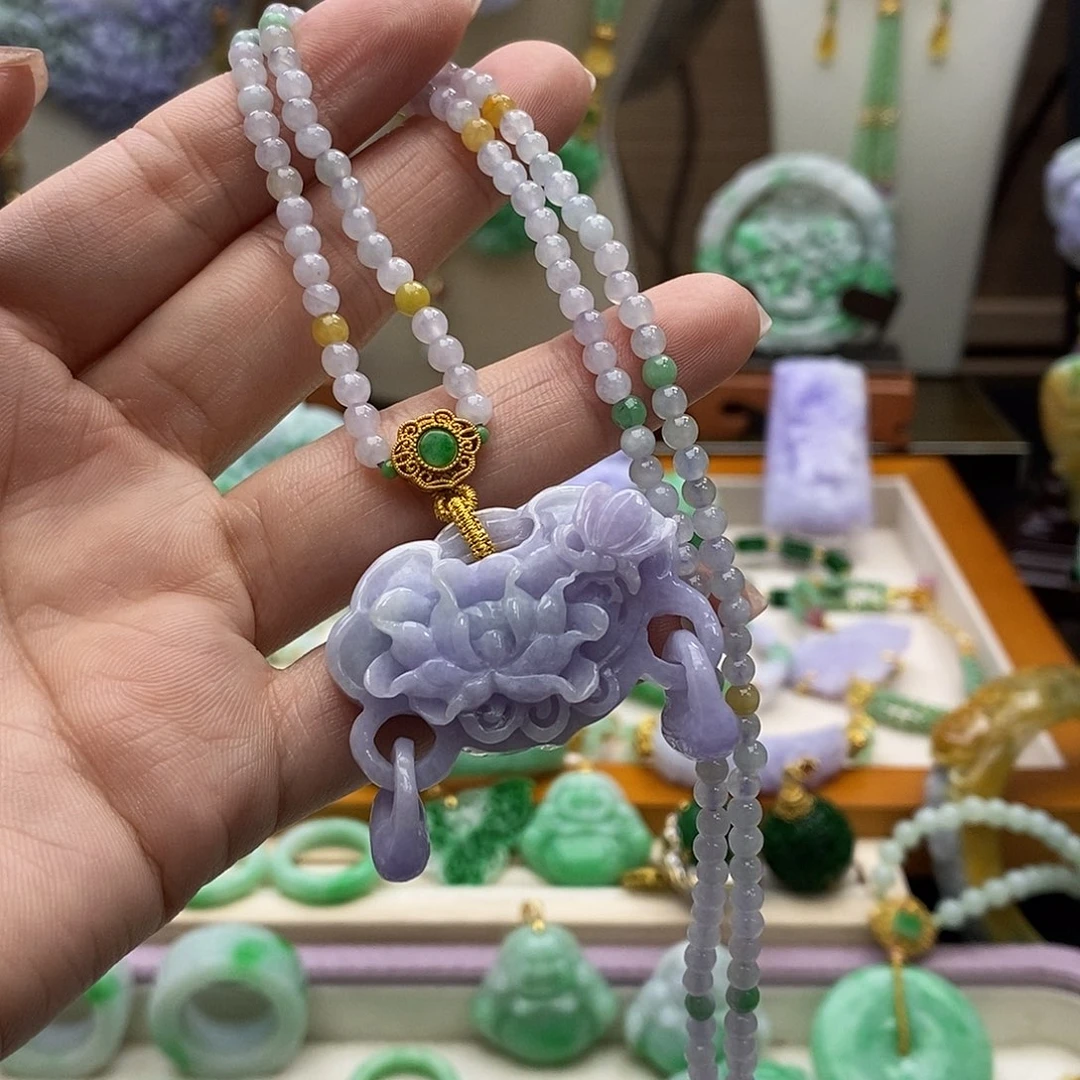 颈饰未镶嵌翡翠天然
