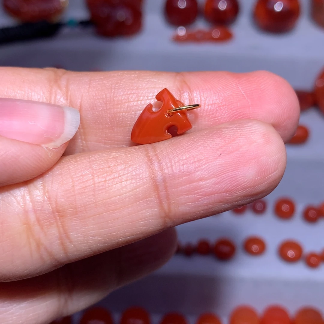 南红玛瑙未镶嵌侧挂满肉玫红 微纹