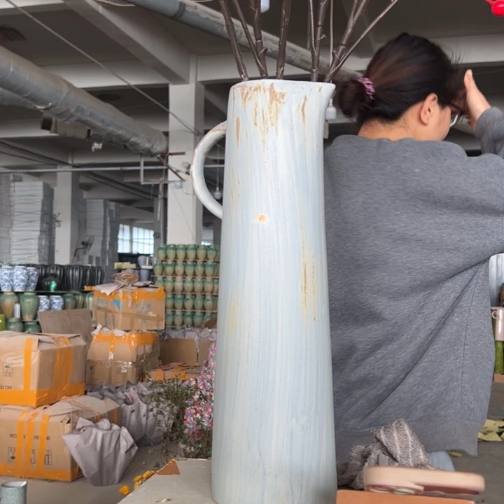 景德镇陶瓷花瓶工厂