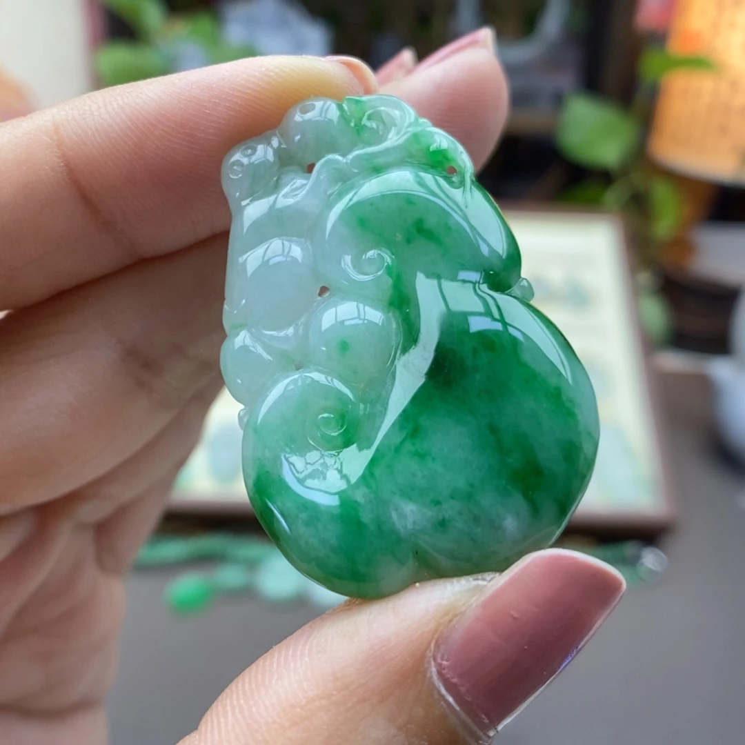 翡翠未镶嵌颈饰吊坠35