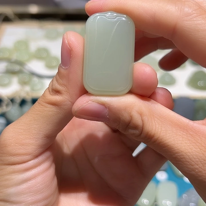 紫***轩颈饰未镶嵌和田玉