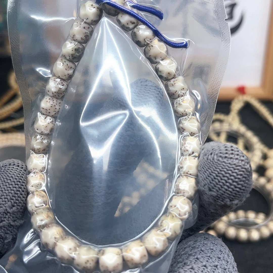 手串星月菩提8✖️7手雕无相 大留白 小细星 手持