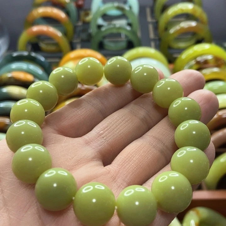 蛇纹石玉手镯未镶嵌