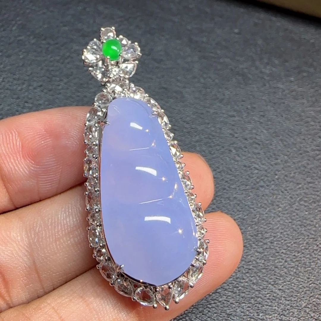 翡翠18K金镶嵌吊坠(不含链)福豆