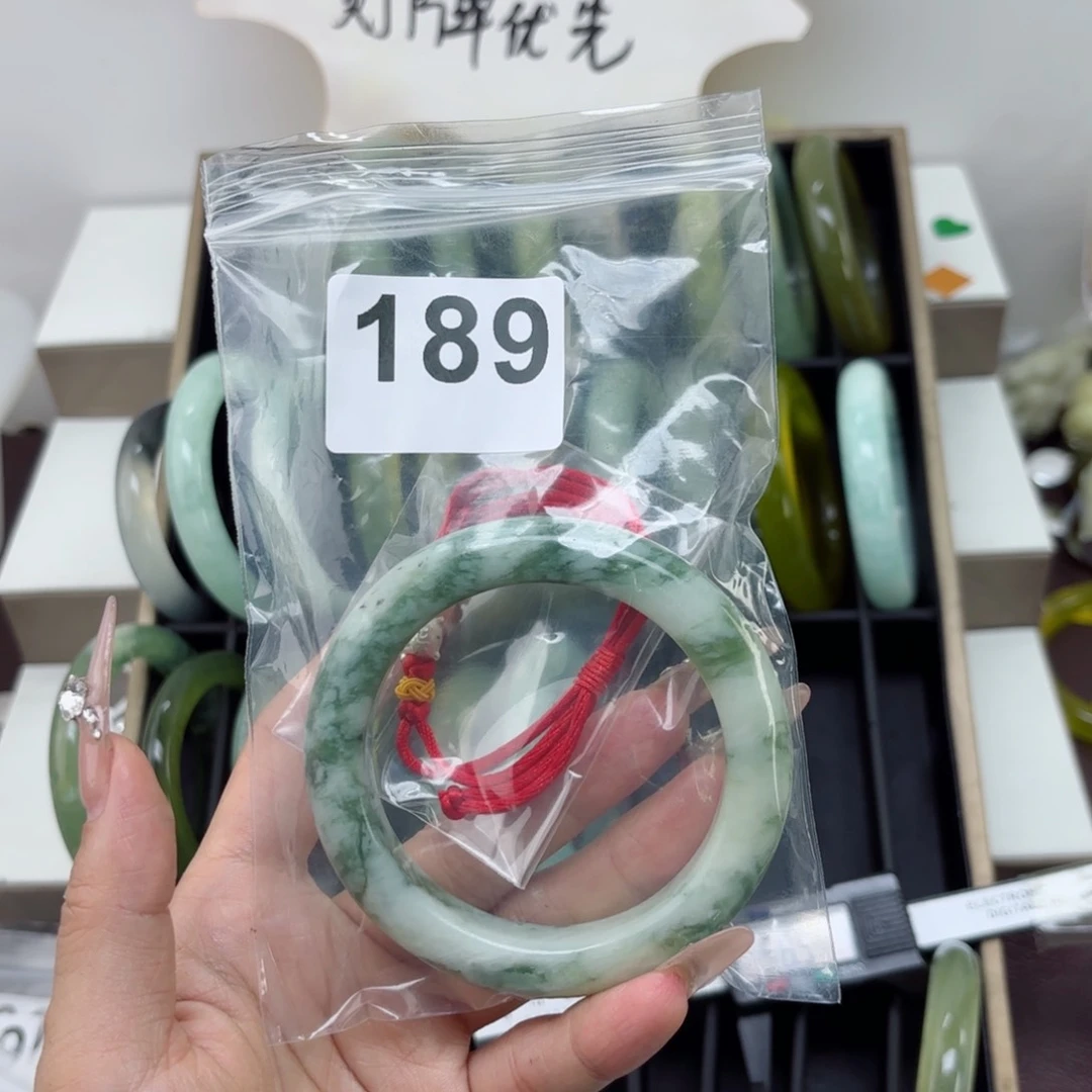 蛇纹石玉未镶嵌手镯扁****言