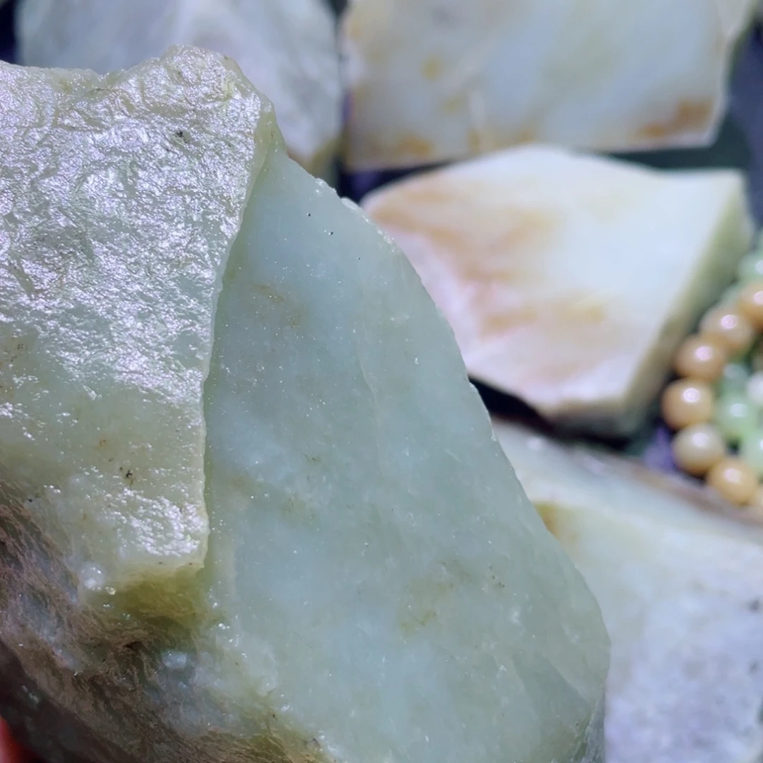 和田玉未镶嵌珠宝半成品