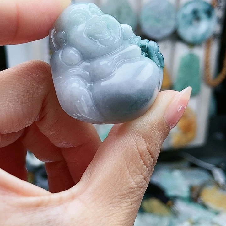 颈饰足铂镶嵌翡翠翡翠