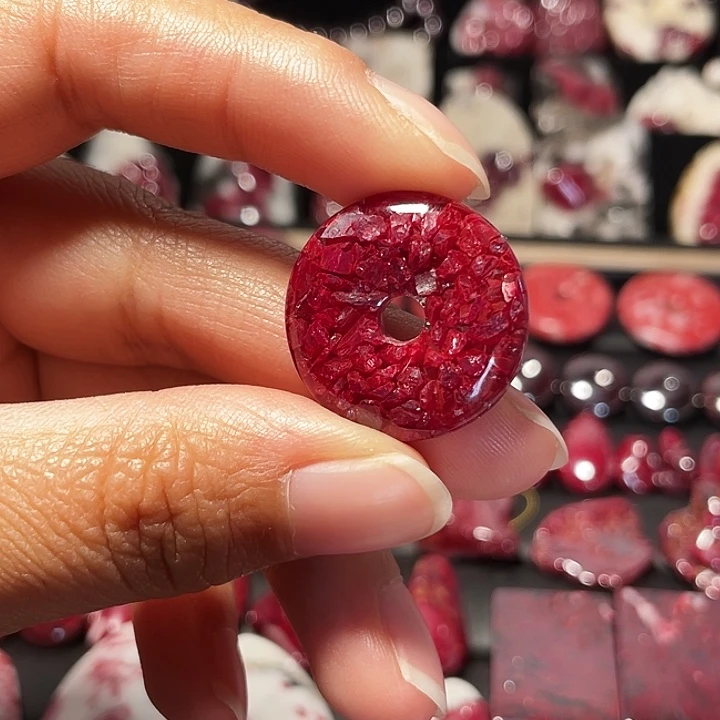 天然辰砂晶体平安扣10克