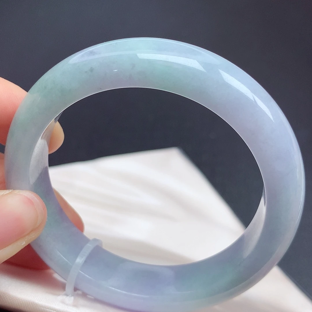 翡翠手镯未镶嵌56圈口