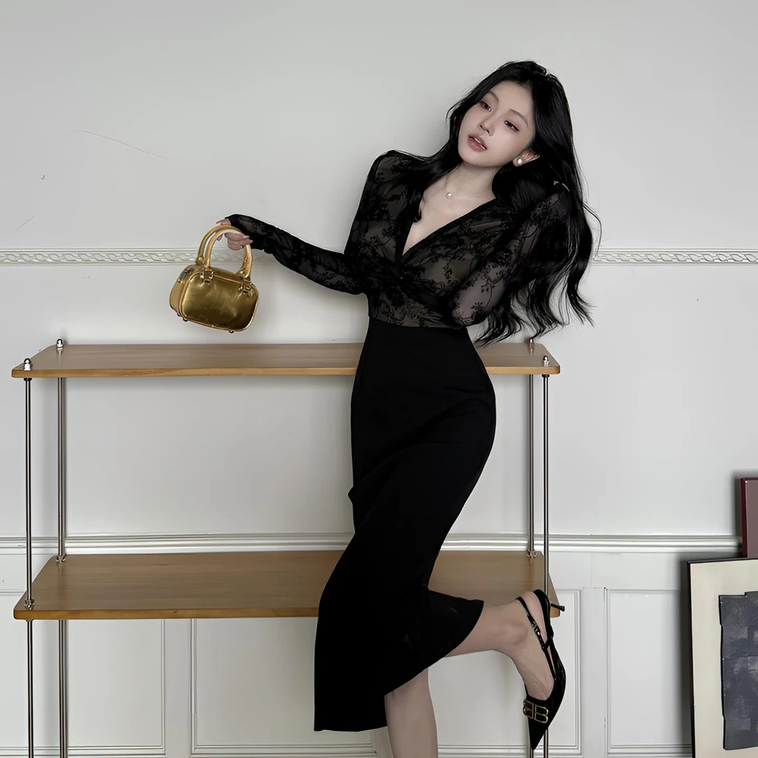 百搭老钱风法式小众炸街蕾丝V领气质宴会御姐时尚后妈包臀连衣裙