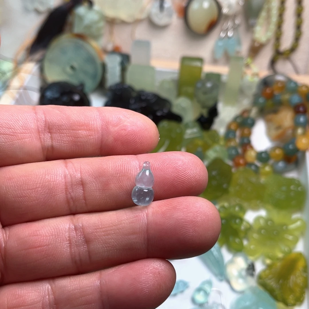 小***花蛇纹石玉未镶嵌颈饰