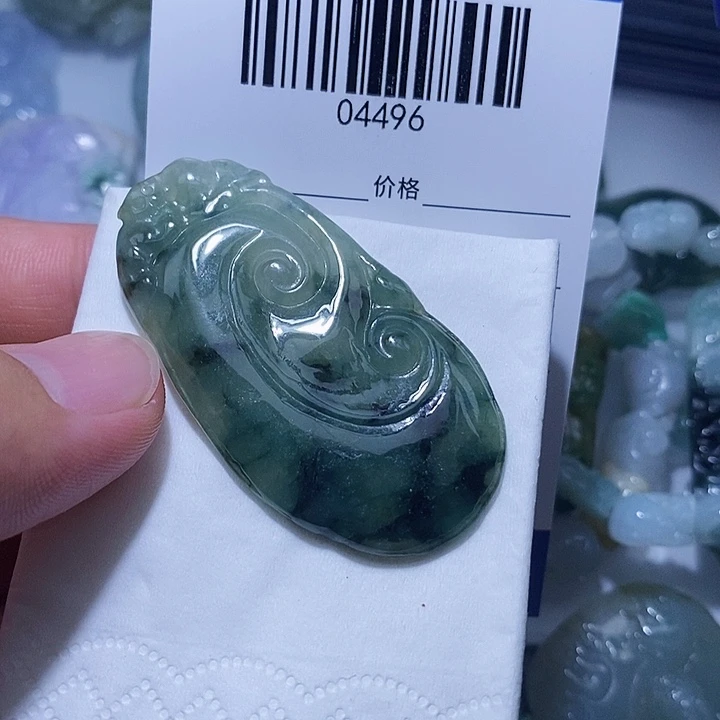 颈饰未镶嵌翡翠天光墟翡翠市场现金代购