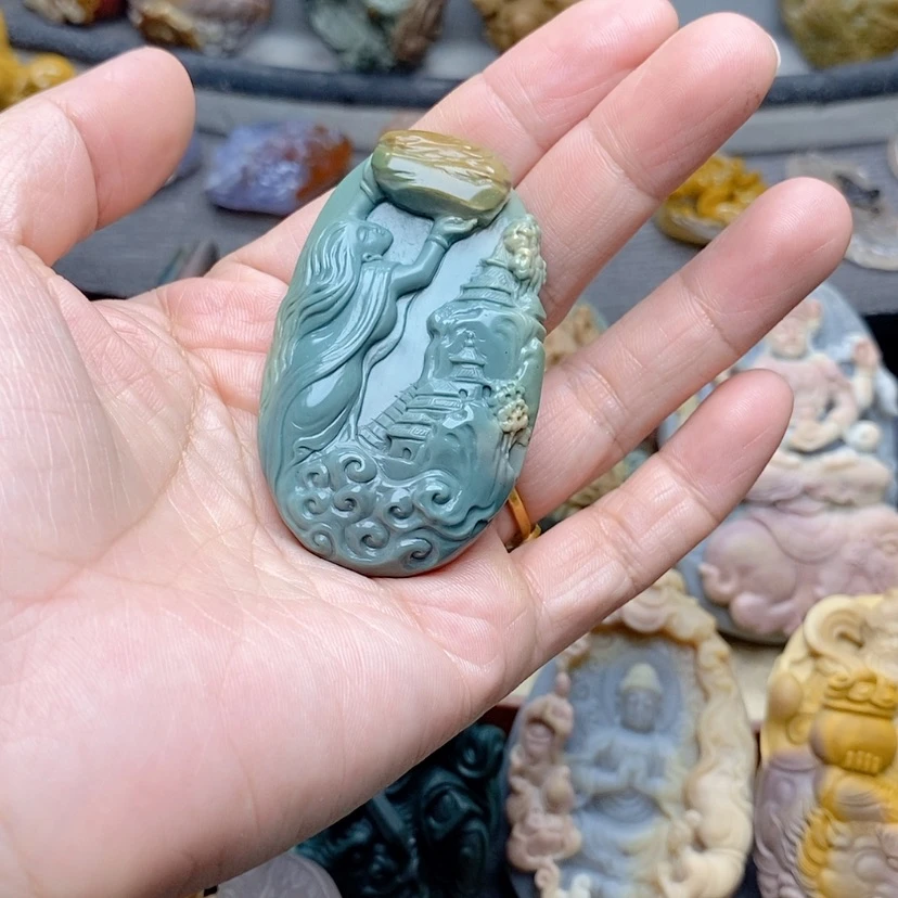 【闪购商品】定制石英质玉吊坠未镶嵌