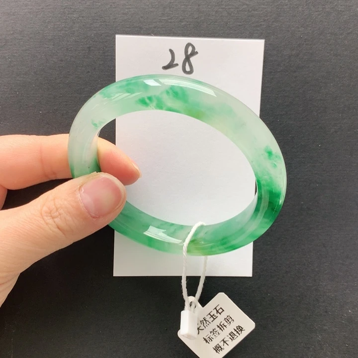 石英质玉（非洲翠）未镶嵌手镯