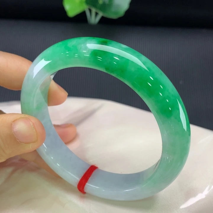 翡翠未镶嵌手镯正圈56