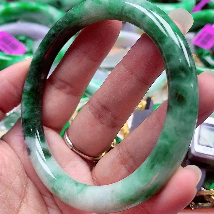 翡翠未镶嵌手镯翡翠