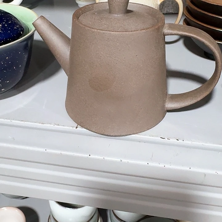 主人杯一个，瓷。。品茗