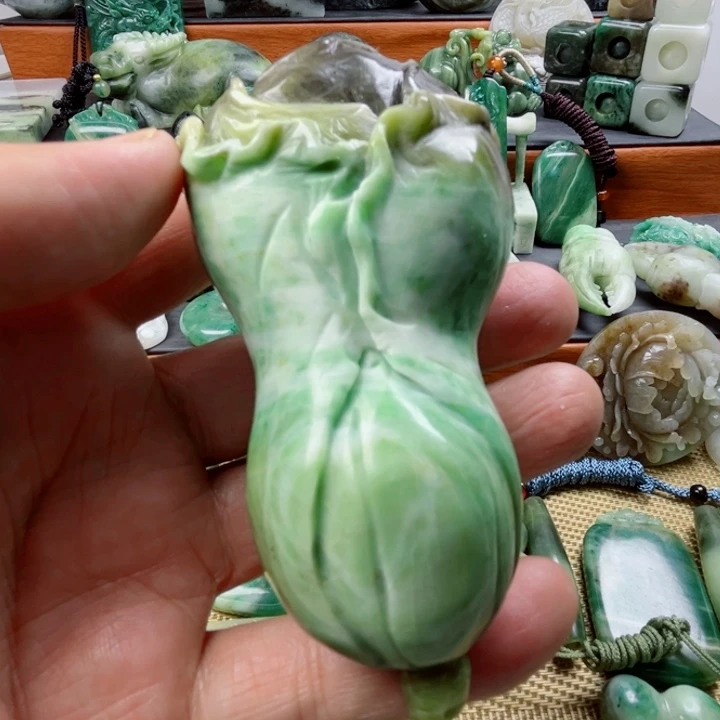 独山玉未镶嵌珠宝半成品