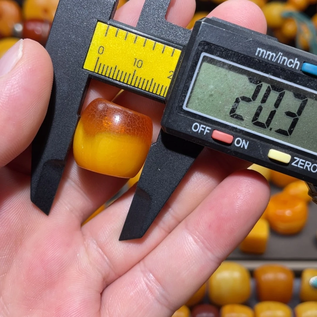 裸石琥珀未镶嵌马蹄