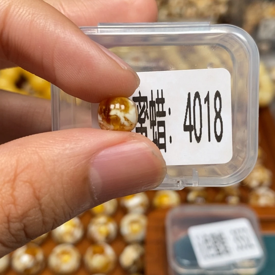 蜜蜡未镶嵌珠宝奇石4018