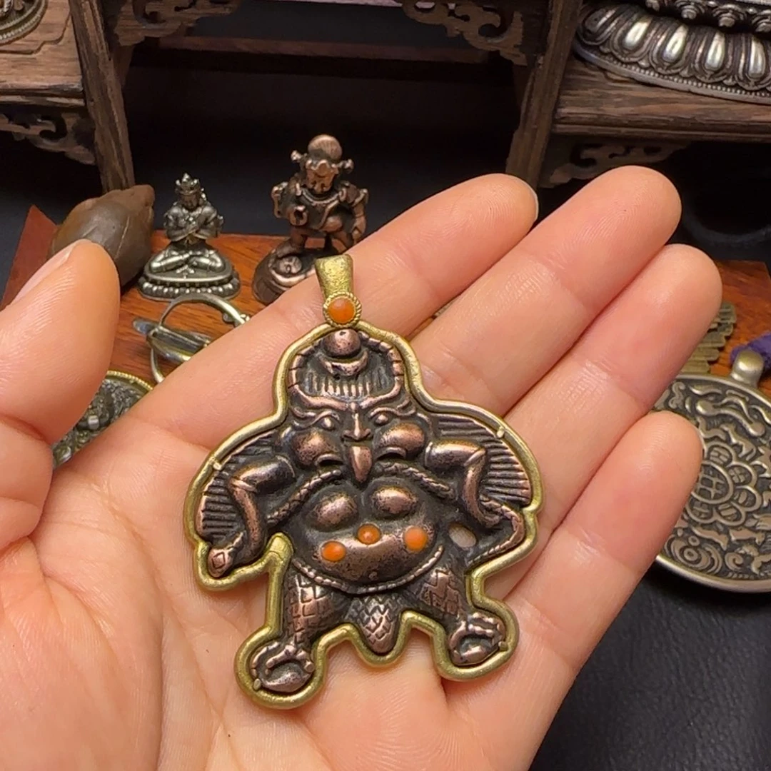 大***见泥塑藏传牌子……藏传牌子