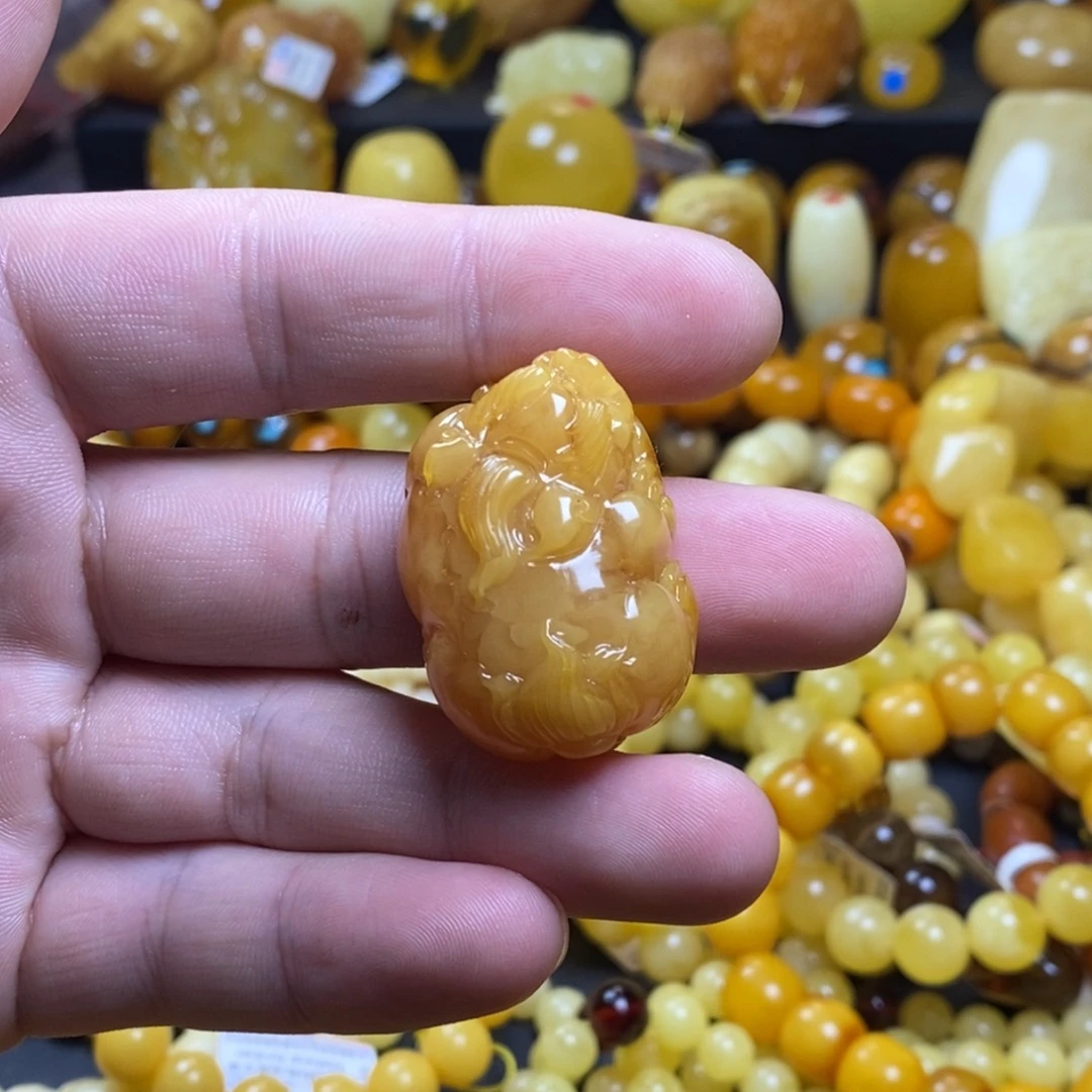 七***ᰔ琥珀未镶嵌裸石蜜蜡