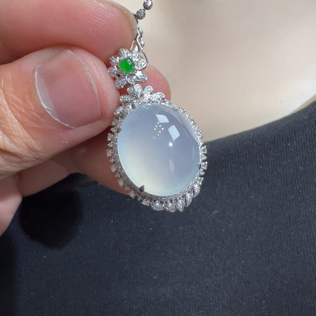 翡翠吊坠(不含链)18K金镶嵌