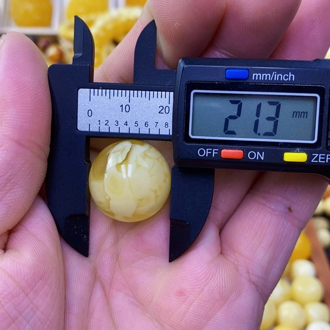 未镶嵌琥珀珠宝奇石